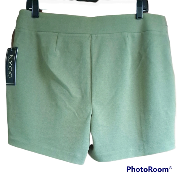 New York & Company - Picture 2 of 2